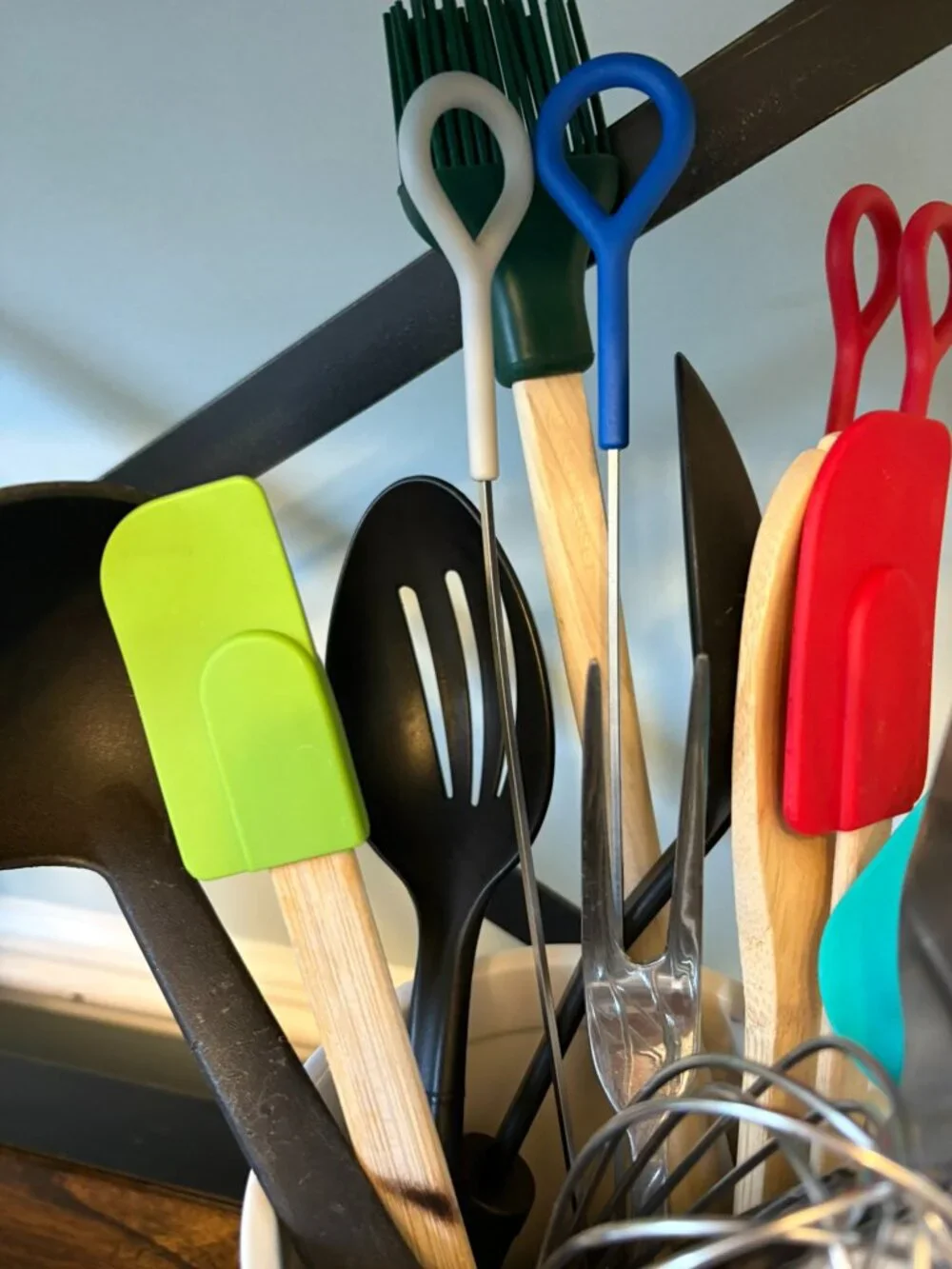 Le Creuset & Mixed Premium Silicone Wood Handle Utensil Lot - 10+ Pieces